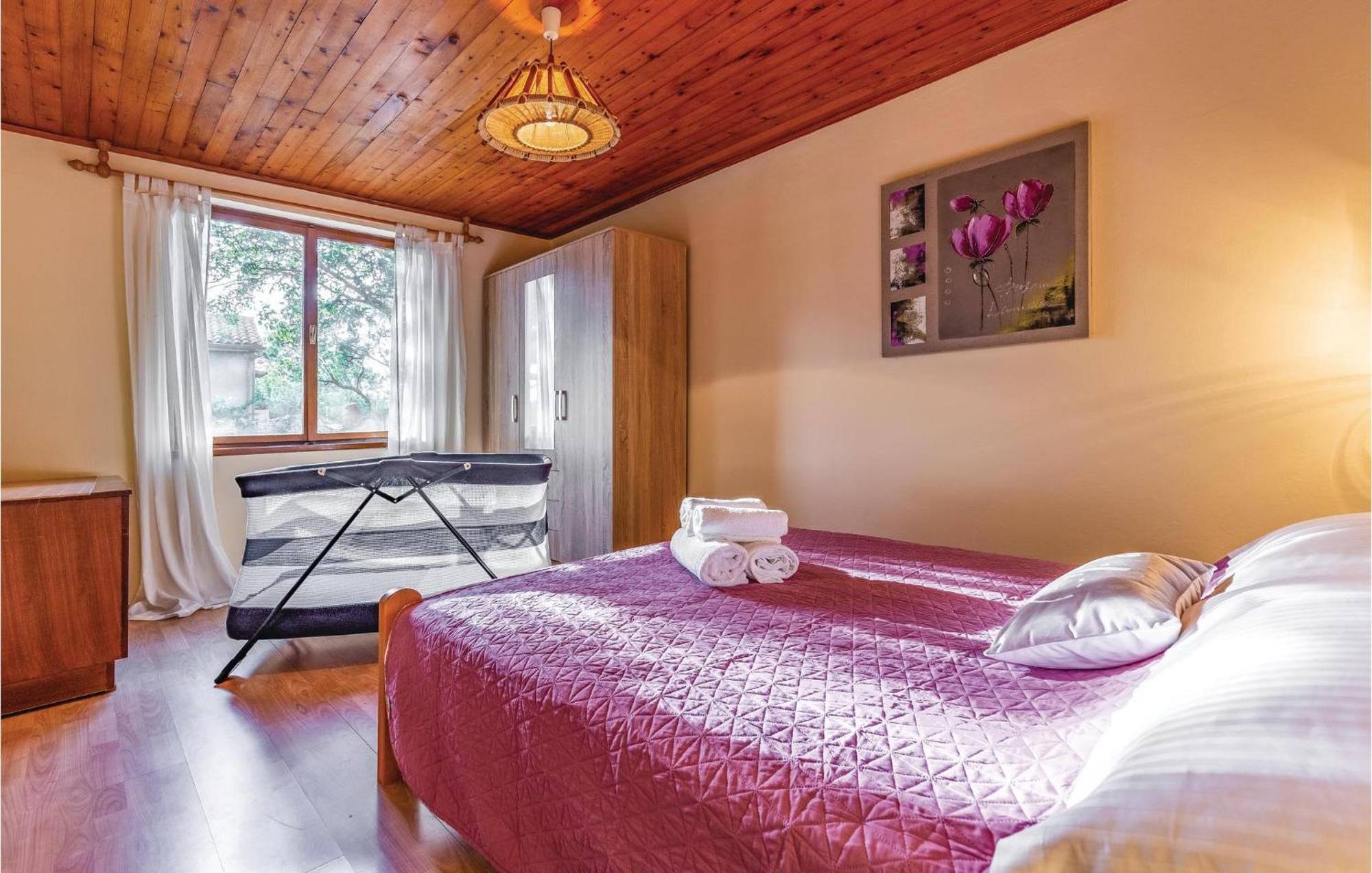 1 Bedroom Pet Friendly Home In Šišan Eksteriør bilde