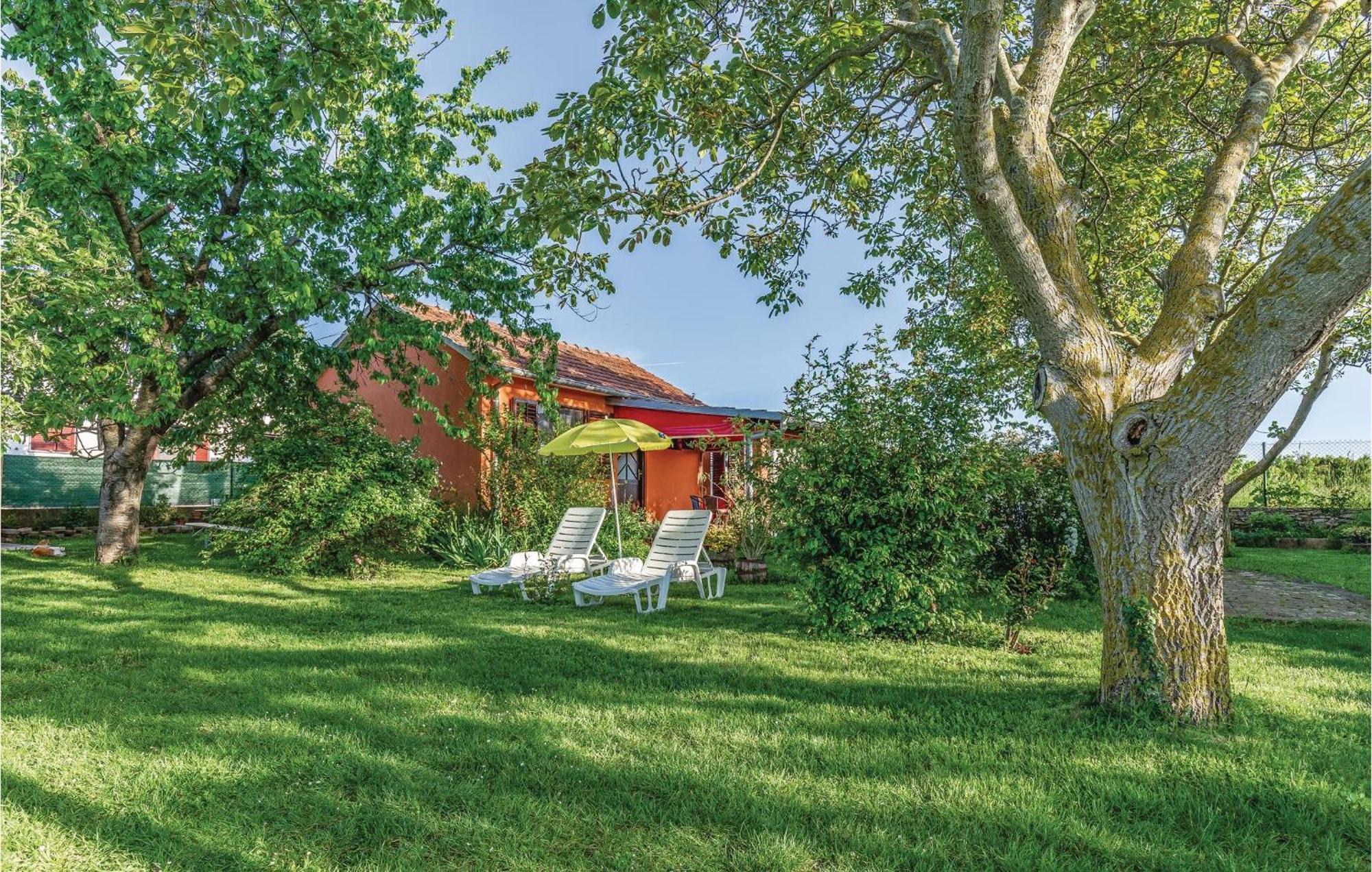 1 Bedroom Pet Friendly Home In Šišan Eksteriør bilde